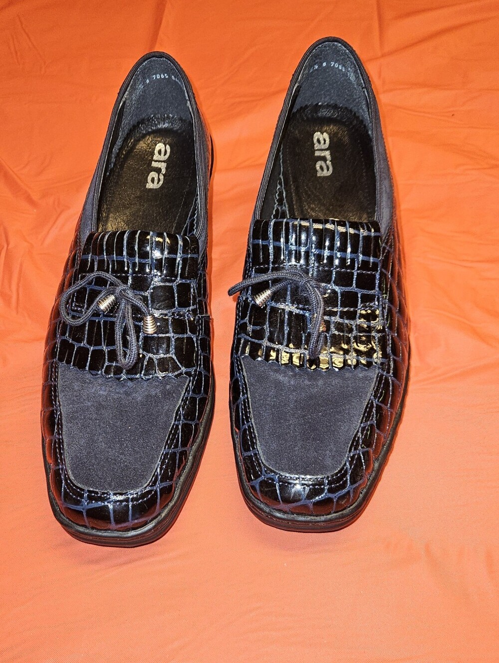 Ara Rachel Croc Embossed Slip On Loafers Two Tone Suede Patent Leather sz9 EUC